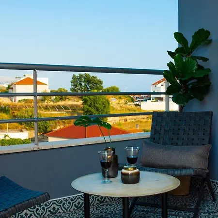 Seaside - Balcony, Sea View, Free Garage شقة *